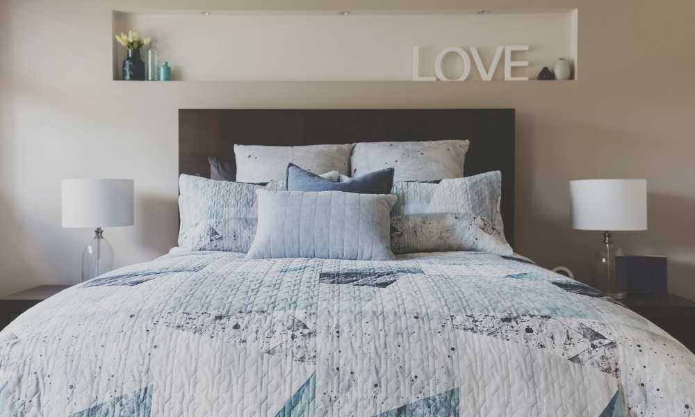 Create a Stylish Retreat In Aqua And Grey Bedroom Ideas