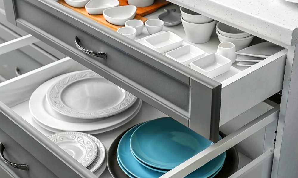 Experiment With Color Coordination How to Organize Kitchen Cabinets And Drawers