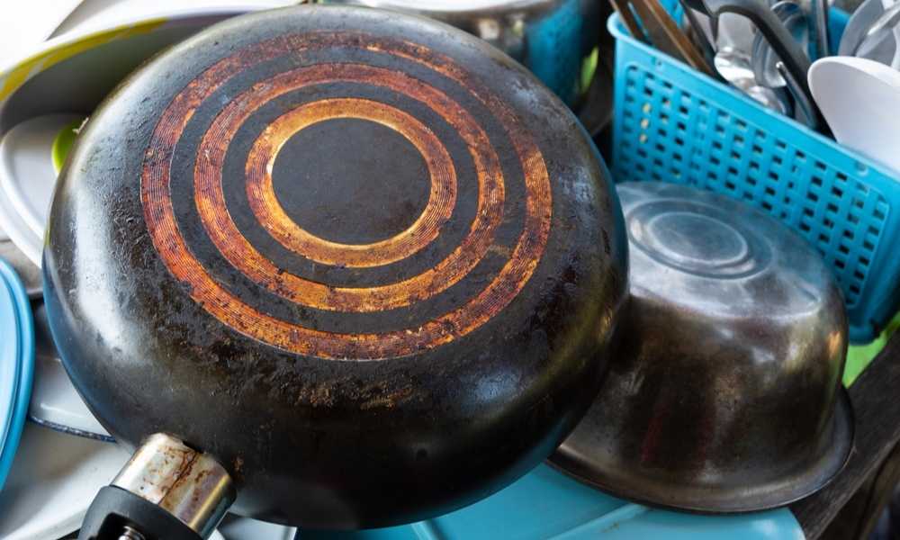 How To Clean Frying Pan Bottoms